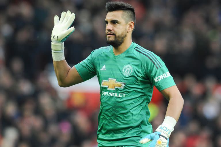 Sergio Romero fue una de las figuras de Manchester United, que avanzó en la FA Cup.