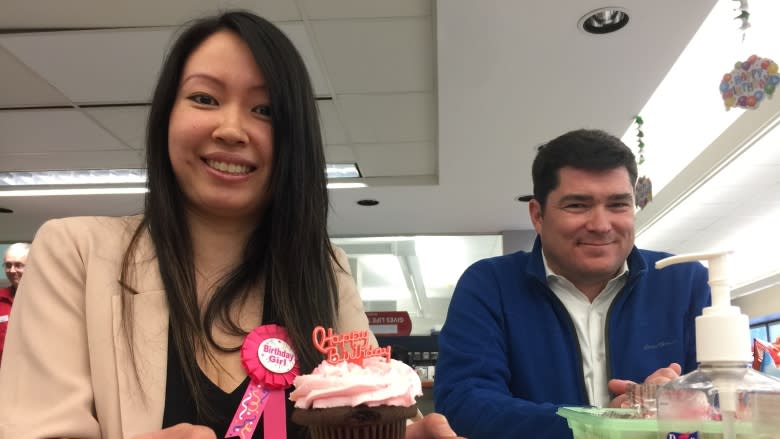 Vancouver woman holds her birthday party at Canadian Blood Services clinic