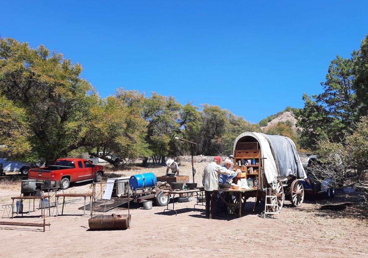 There’s something special about getting together outdoors for a dutch oven meal like those on tap at the Dutch Oven Gathering in Glenwood April 9. Some teams even have a traditional chuckwagon.