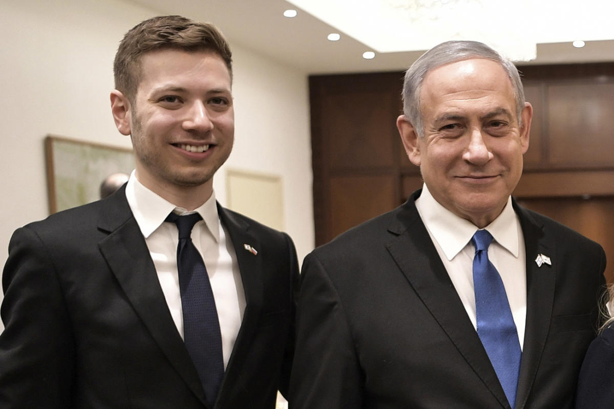ЙЕРУСАЛИМ AP — Синът на израелския премиер Бенямин Нетаняху трябва