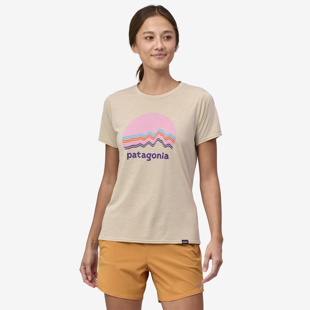 <p><a href="https://go.redirectingat.com?id=74968X1596630&url=https%3A%2F%2Fwww.patagonia.com%2Fproduct%2Fwomens-capilene-cool-daily-graphic-shirt%2F45250.html&sref=https%3A%2F%2Fwww.countryliving.com%2Fshopping%2Fg61803574%2Fpatagonia-summer-sale-2024%2F" rel="nofollow noopener" target="_blank" data-ylk="slk:Shop Now;elm:context_link;itc:0;sec:content-canvas" class="link rapid-noclick-resp">Shop Now</a></p><p>Capilene® Cool Daily Graphic Shirt</p><p>patagonia.com</p><p>$32.99</p><span class="copyright">Patagonia</span>