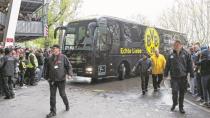 <p>Voici le bus du Borussia Dortmund qui a été touché par l’explosion. (AFP)</p>