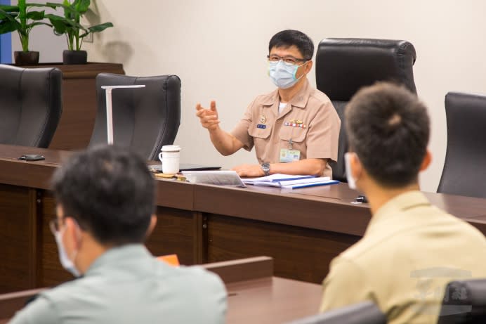 國防部政治作戰局副局長劉少將4日主持109年機要勤務人員保密講習。（軍聞社記者莊家宏攝）