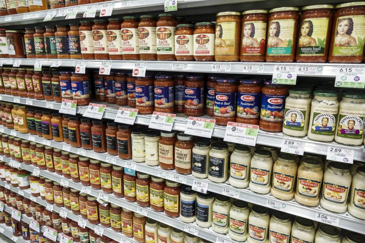 Publix Shelves with Pasta Sauce