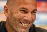 <p>Le sourire de notre Zizou national cache une part d’ombre… L’actuel coach du Real a vu rouge 14 fois durant sa carrière. Sa dernière sanction suprême avec les Bleus en finale de la Coupe du monde 2006 lui a même valu une statue… </p>