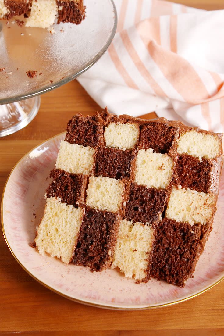 <p>It's legit mesmerizing! </p><p>Get the recipe from <a href="https://www.delish.com/cooking/recipe-ideas/recipes/a52623/checkerboard-cake-recipe/" rel="nofollow noopener" target="_blank" data-ylk="slk:Delish;elm:context_link;itc:0;sec:content-canvas" class="link ">Delish</a>.<br> </p>