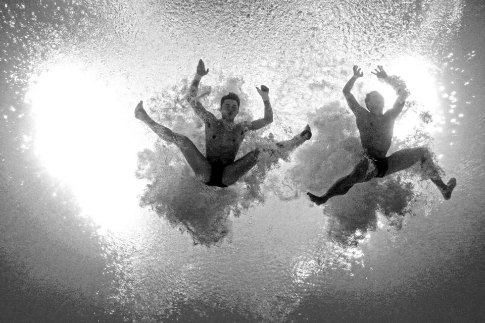 <p>Aisen Chen and Yue Lin of China compete in the Men’s Diving Synchronised 10m Platform Final on Day 3 of the Rio 2016 Olympic Games at Maria Lenk Aquatics Centre on August 8, 2016 in Rio de Janeiro, Brazil. (Photo by Al Bello/Getty Images) </p>