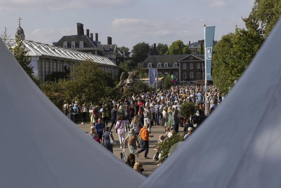 crowds of visitors at the autumn rhs chelsea flower show 2021 in september