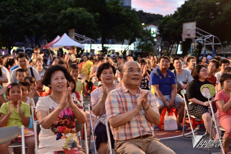 前行政院長蘇貞昌表示，黨中央要用最大的誠意請台南市長賴清德市長來參選，「但如果賴市長不來選，深耕20年的吳秉叡，就是很適合的人選。」（蘇巧慧辦公室提供）