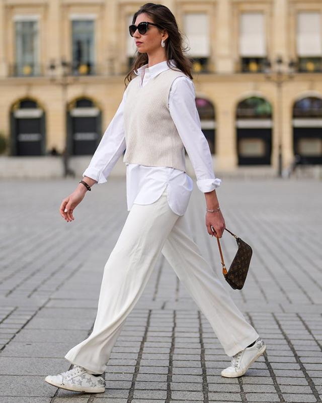 Obsessed with this chic winter white monochrome winter work outfit! Wearing  a XS in sweater …