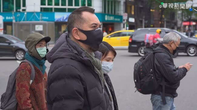 香港影帝黃秋生很關心台灣的新冠肺炎疫情，除了在社群呼籲大家遵守防疫措施，也批評不戴口罩還罵人的民眾是「野蠻人」。