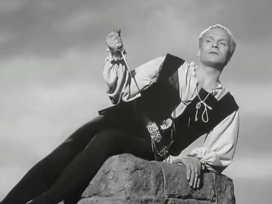 Hamlet 1948 movie starring Lawrence Olivier