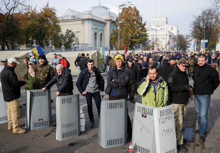 Opposition protesters secure their protest tent camp set up near the Ukrainian parliament building in Kiev, Ukraine October 19, 2017. REUTERS/Gleb Garanich