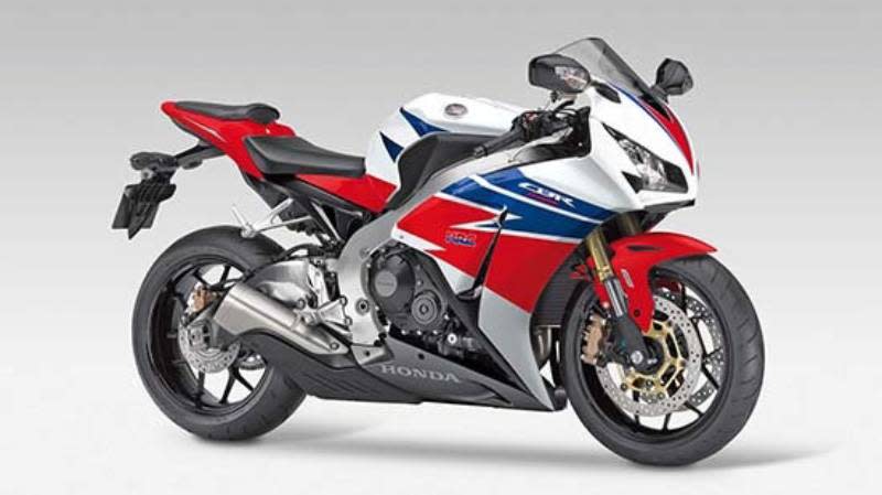 CBR1000RR HRC SP當年搭載999.8c.c. DOHC直4引擎，可於12,250轉爆發180匹馬力、10,500轉輸出11.62公斤米扭力。(圖片來源/ Honda)