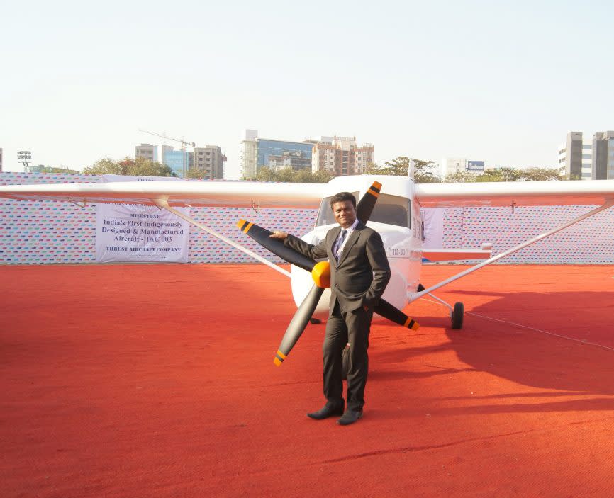 The incredible story of how man built an aircraft on the terrace of his building 