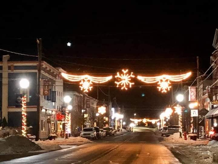 At night, take in the brilliantly lit holiday decor in downtown Hawley, complete with the Christmas Star on the ridge maintained by the Sambuca family and helped with private donations. Also take a ride around the residential streets to enjoy the homes that may be decorated for the season.