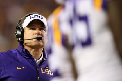 LSU's Les Miles paid a heartfelt tribute to his mother. (Getty Images) 