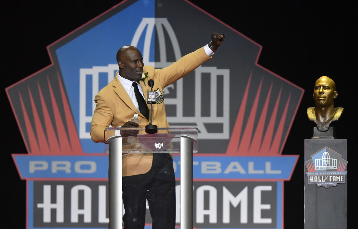 Pro Football Hall of Famer Terrell Davis will headline a cannabis business summit later this month. (AP)