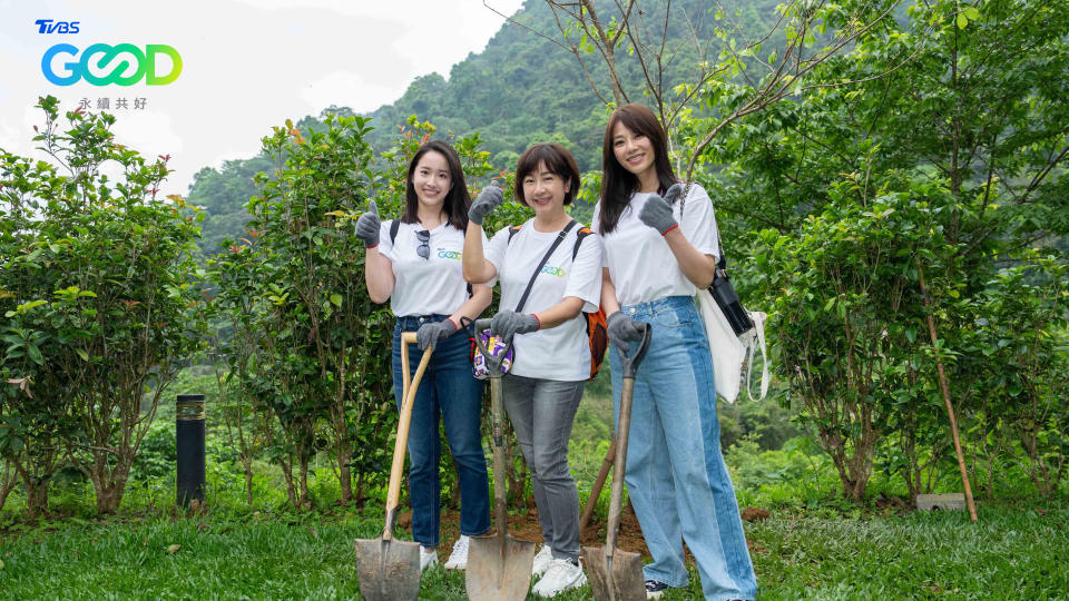 TVBS主播群投身「一樹一山」永續行動（由左至右為主播葉佳蓉、TVBS永續倡議大使莊開文、主播黃星樺）