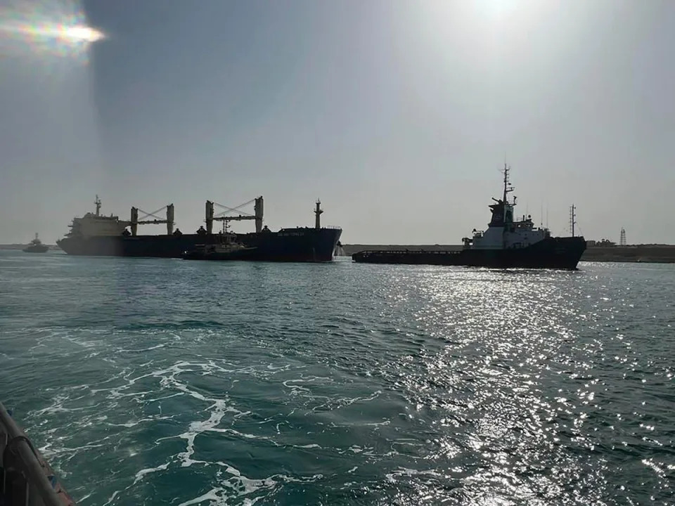 Hong Kong Ship Briefly Blocks Suez Canal: Traffic Disrupted before Successful Refloating