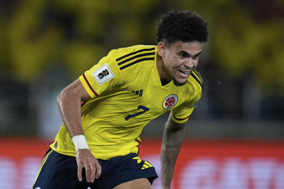 Luis Díaz, de Colombia, festeja durante un partido de la eliminatoria mundialista ante Brasil, el jueves 16 de noviembre de 2023, en Barranquilla (AP Foto/Ricardo Mazalán)