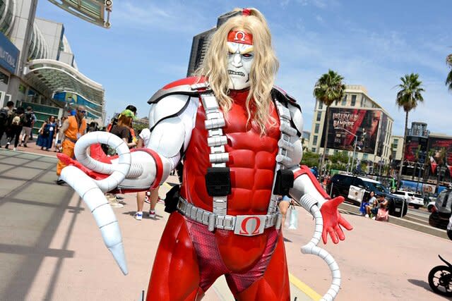 A cosplayer dressed as Chainsaw man poses for a photo at Comic Con News  Photo - Getty Images