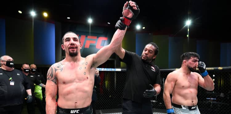 Robert Whittaker defeats Kelvin Gastelum at UFC Vegas 24