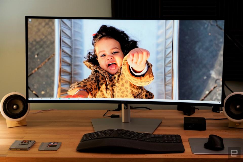 <p>Dell UltraSharp 40 ultrawide monitor</p>
