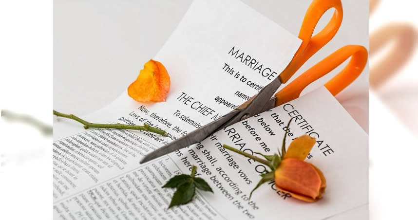 英國倫敦一對結婚21年的夫妻，正在協商離婚事宜，但卻因為律師出包，導致2人提早離婚，讓他們相當傻眼。（示意圖／Pixabay）