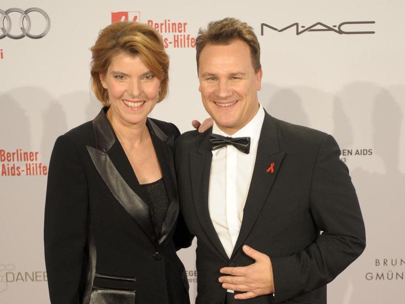 Die Moderatoren der Benefizgala: Bettina Böttinger und Guido Maria Kretschmer. Foto: Ole Spata