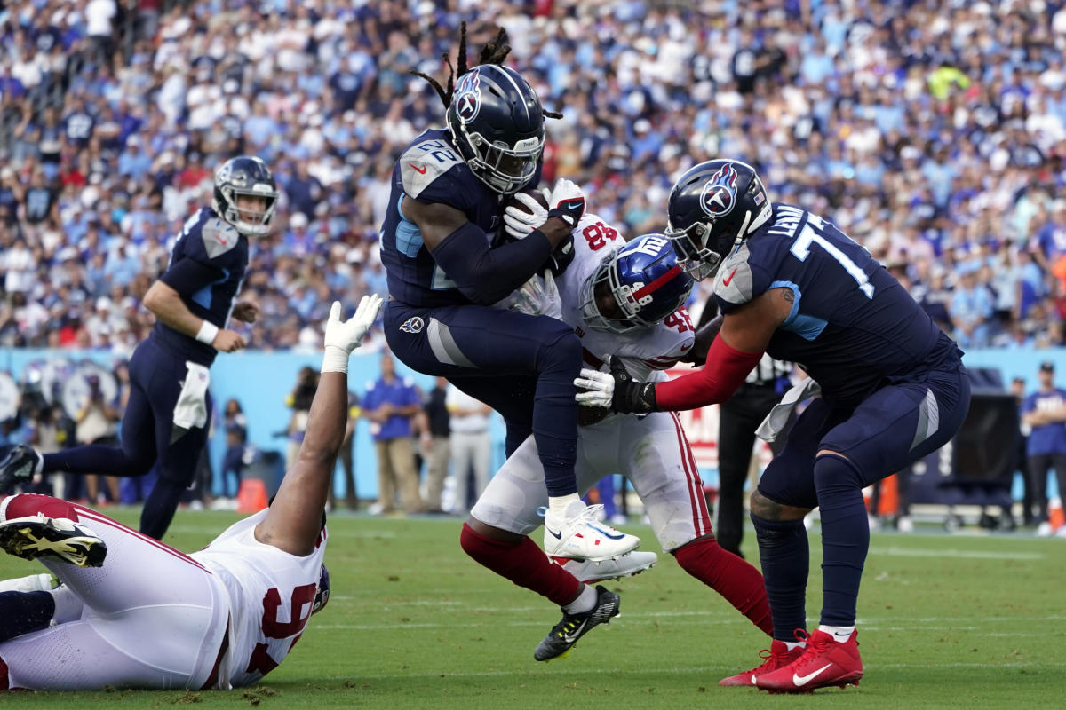 Watch: Tae Crowder delivers massive hit to Derrick Henry