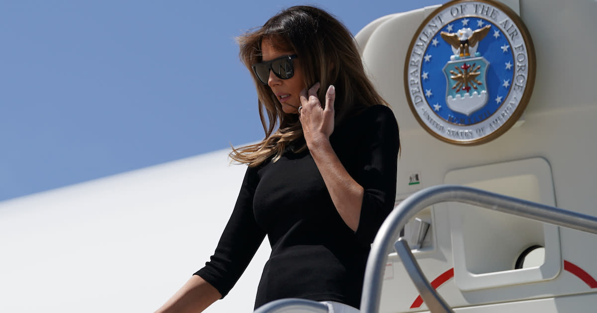 First lady Melania Trump arrives in Tucson, Ariz., at Davis-Monthan Air Force Base, on Thursday en route to a U.S. Customs and Border Protection facility. (Photo: Carolyn Kaster/AP)