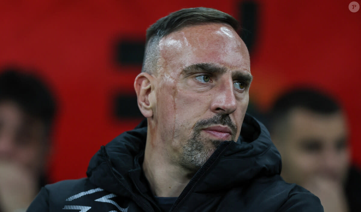 <p dir="ltr"><span>Hiziya Ribéry dévoile son dernier look très stylé</span></p>
Franck Ribery, coach adjoint de la US Salernitana lors du match de football Serie A opposant l'AC Milan à l'US Salernitana au stade San Siro à Milan, Italie. © Fabrizio Carabelli/LPS/Zuma Press/Bestimage - © BestImage, Zuma Press/Bestimage