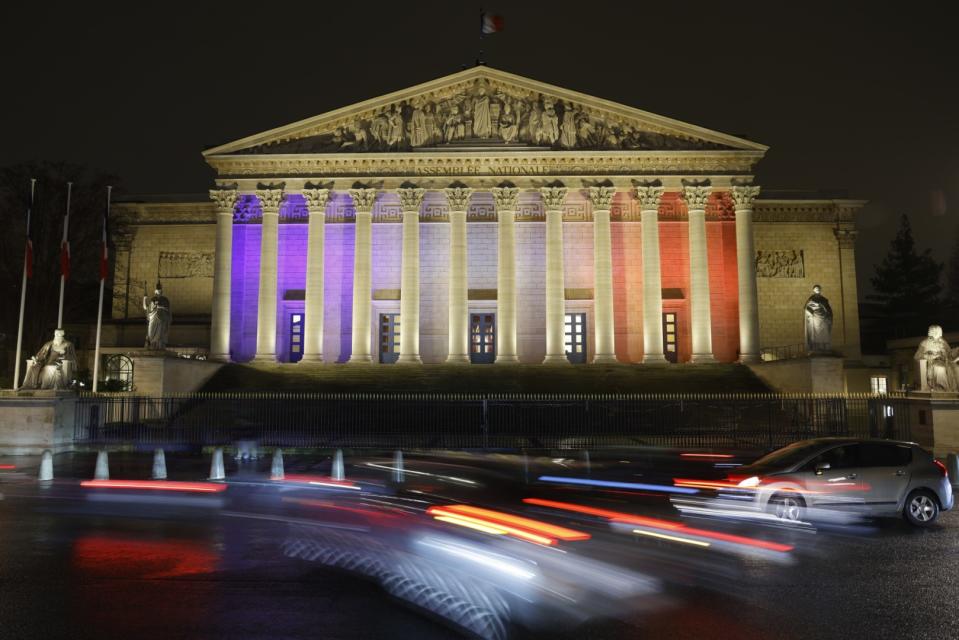 <span>La façade de l'Assemblée nationale, le Palais Bourbon, photographiée le 19 décembre 2023</span><div><span>Ludovic MARIN</span><span>AFP</span></div>