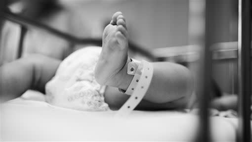 2周大嬰兒遭生母遺棄在醫院。（圖／示意圖／翻攝pixabay）