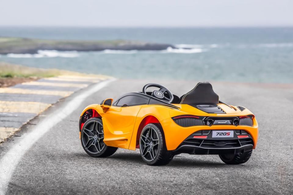 Large-11065-McLaren720SRide-On.jpg