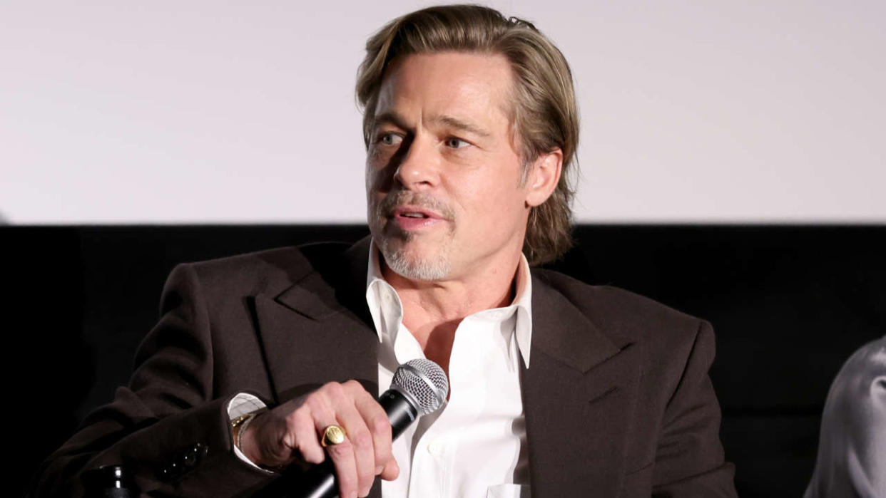 Brad Pitt, ici à New York le 16 novembre, apprécie particulièrement Karim Benzema, Kylian Mbappé et Antoine Griezmann.