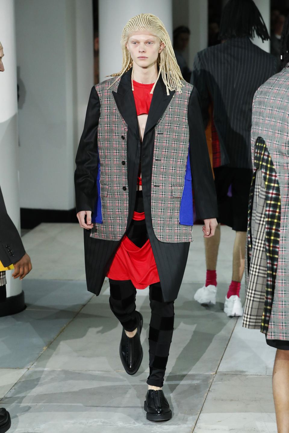 <h1 class="title">Comme Des Garcons Homme Plus : Runway - Paris Fashion Week - Menswear F/W 2020-2021</h1><cite class="credit">Estrop</cite>