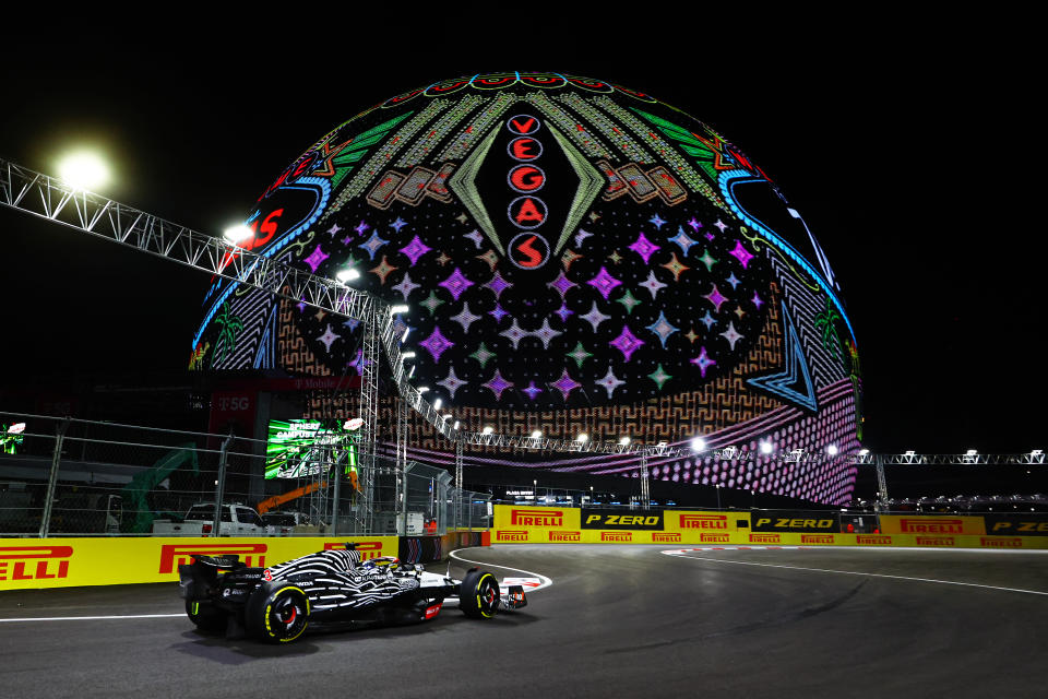 LAS VEGAS, NEVADA - NOVEMBER 17: Daniel Ricciardo of Australia driving the (3) Scuderia AlphaTauri AT04 on track during practice ahead of the F1 Grand Prix of Las Vegas at Las Vegas Strip Circuit on November 17, 2023 in Las Vegas, Nevada. (Photo by Mark Thompson/Getty Images)