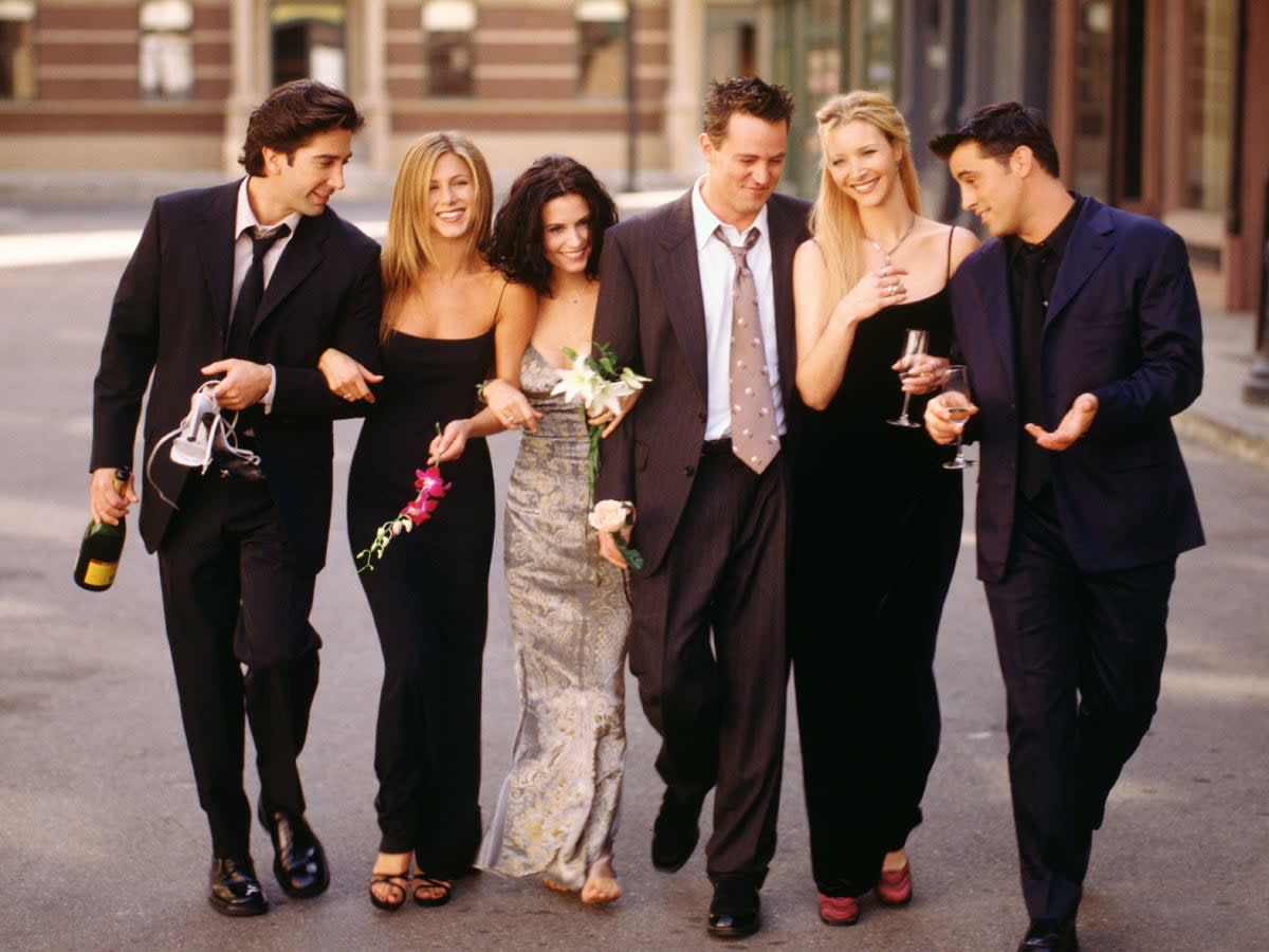 The cast of ‘Friends’, Perry third from right, in a promotional still (Getty/Warner Bros Television)