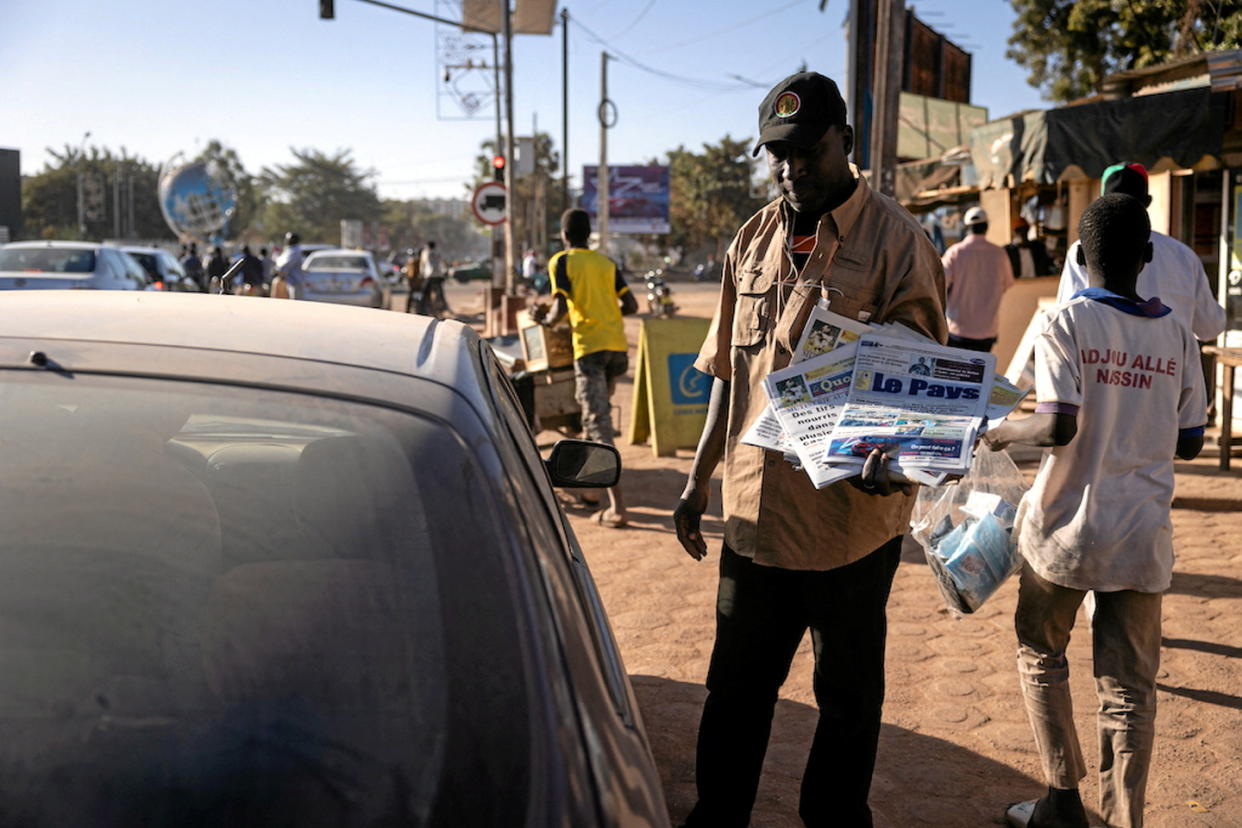 Au Burkina Faso, la décision du président sénégalais de ne pas briguer un troisième mandat a été très suivie et commentée. (Image d'illustration).  - Credit:OLYMPIA DE MAISMONT / AFP
