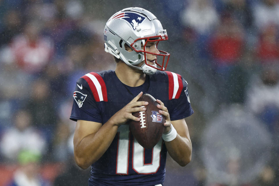 Foxborough, MA – August 8: New England Patriots QB Drake Maye prepares to throw during the first half of a preseason game at Gillette Stadium. (Photo by Danielle Parhizkaran/The Boston Globe via Getty Images)