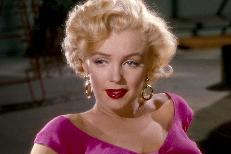 Subastan extraños artículos que pertenecieron a Marilyn Monroe, entre ellos, una carta de su padre biológico.