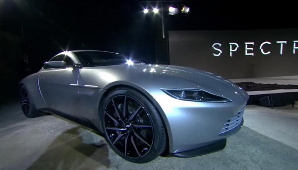 驚鴻一瞥終現身！James Bond全新座駕Aston Martin DB 10這次跑給你看！