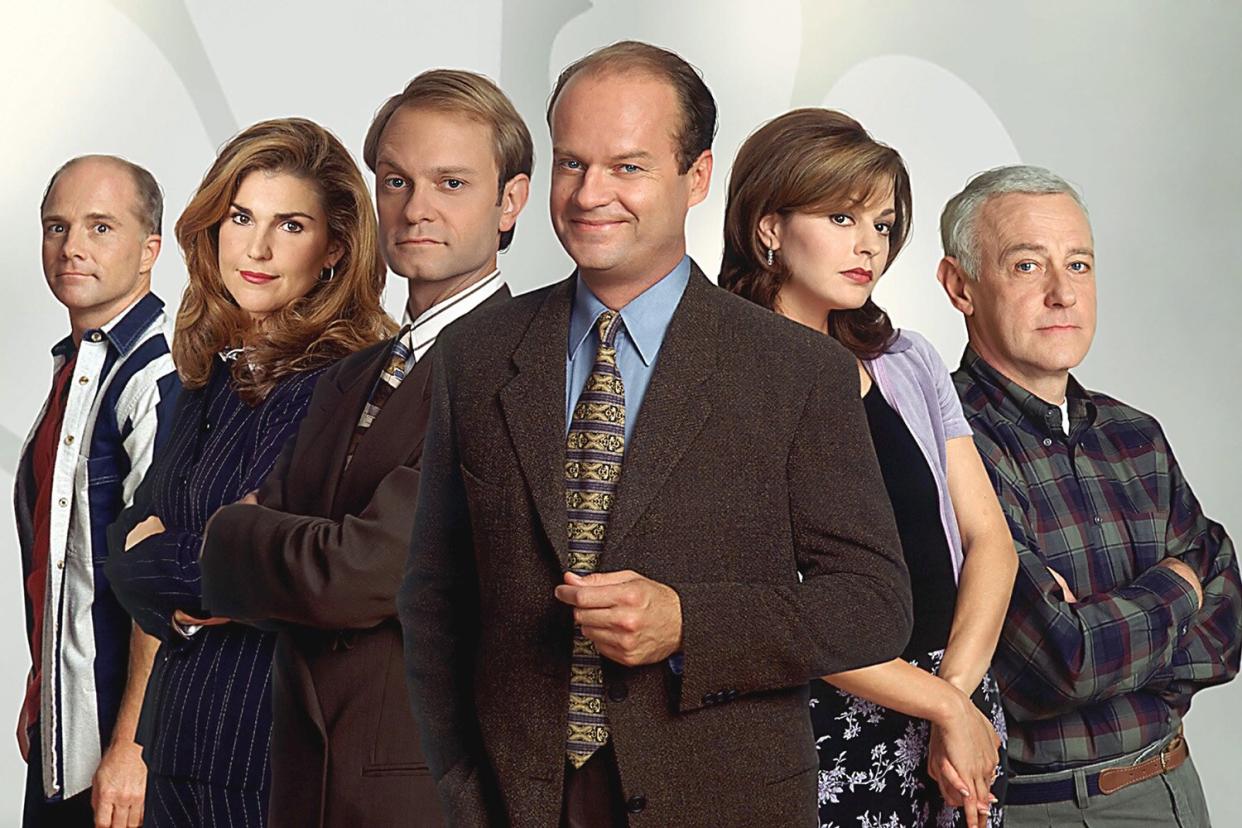 FRASIER -- Pictured: (l-r) Dan Butler as Bob 'Bulldog' Briscoe, Peri Gilpin as Roz Doyle, David Hyde Pierce as Dr. Miles Crane, Kelsey Grammer as Dr. Frasier Crane, Jane Leeves as Daphne Moon, John Mahoney as Martin Crane