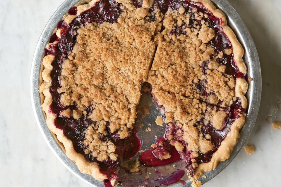 Blueberry Crumble Pie