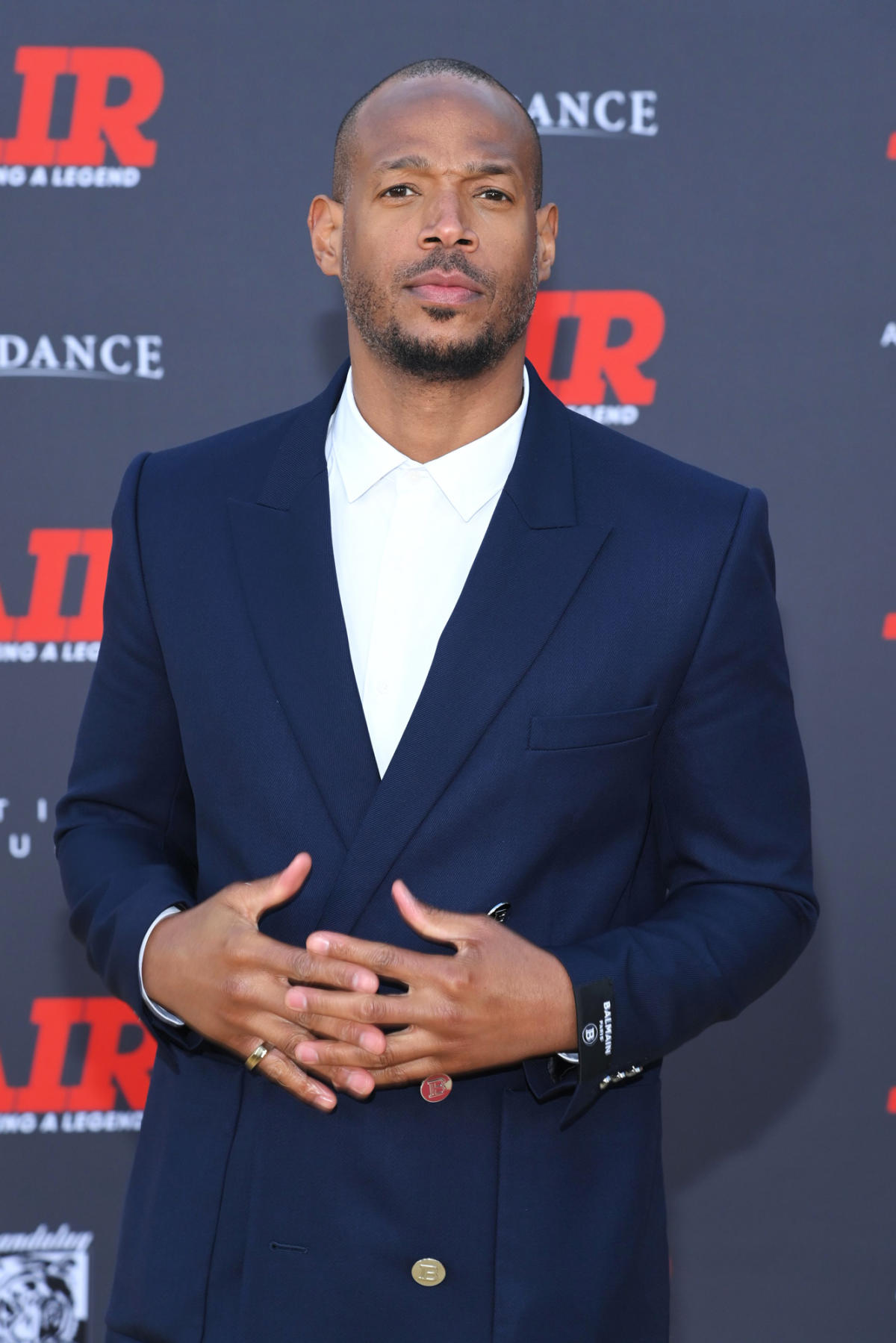 Marlon Wayans gets kicked off United Airlines flight and demands apologies