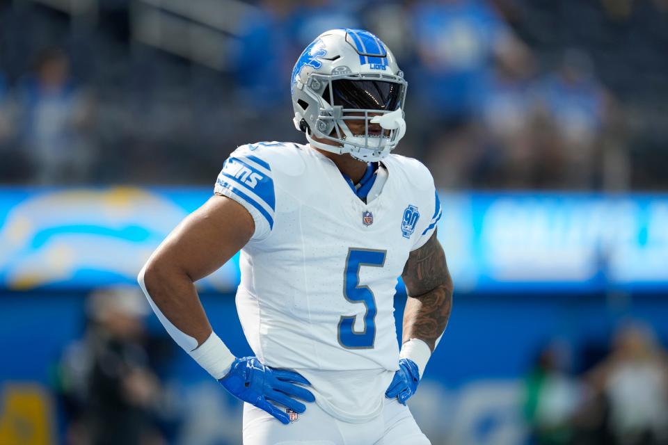 Detroit Lions running back David Montgomery (5) warms up before an NFL football game against the Los Angeles Chargers Sunday, Nov. 12, 2023, in Inglewood, Calif. (AP Photo/Ashley Landis)