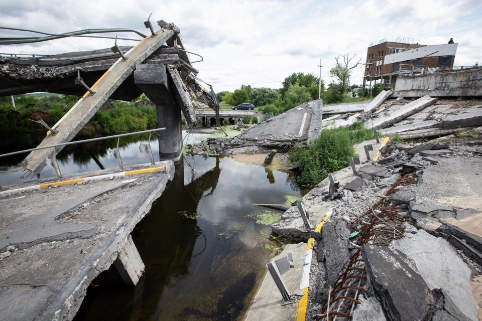 Russian forces were unwilling to quickly deploy pontoon bridges to replace the bridges over the Irpin River that Ukrainian forces had blown up.