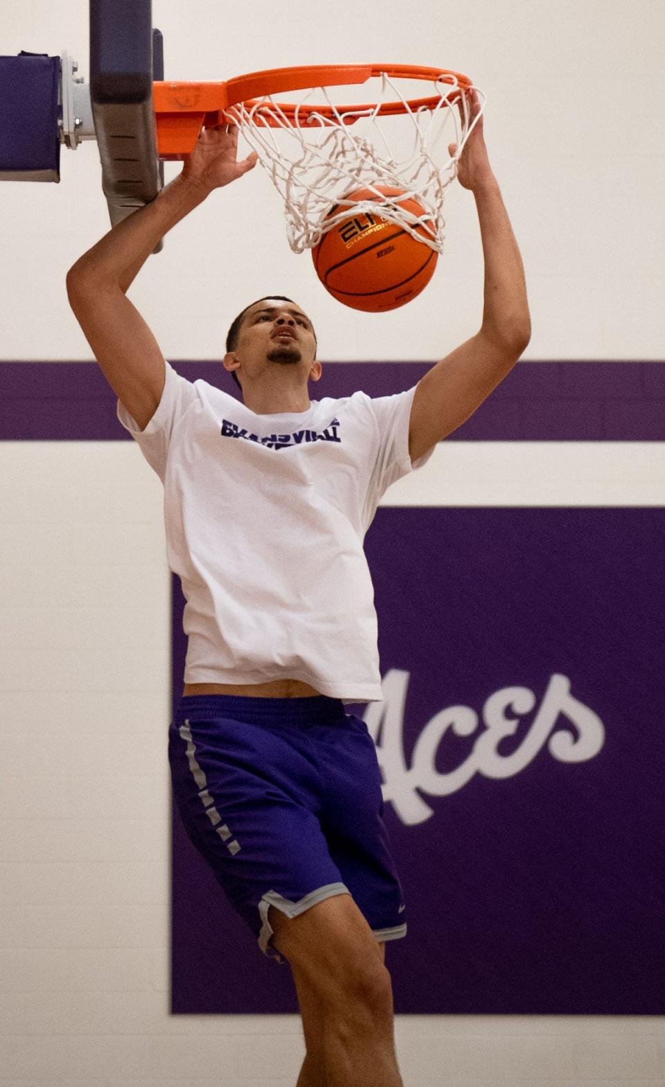 Yacine Toumi dunks the ball at the first UE Men's Basketball summer practice at Fifth Third Bank Practice Facility, in Evansville, Ind., Tuesday, June 21, 2022.